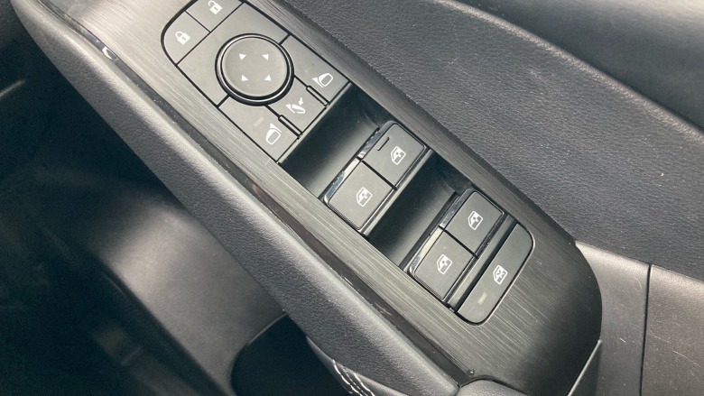 Nissan Qashqai 1.3 DiG-T MH Acenta Premium 5dr Petrol Hatchback